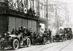 The-Mayors-of-ten-Normandy-towns-accompanied-by-other-Frenchmen-visited-Hastings-to-take-part-in-LEntente-Cordiale-celebrations.-Queens-Road.-June-1906.
